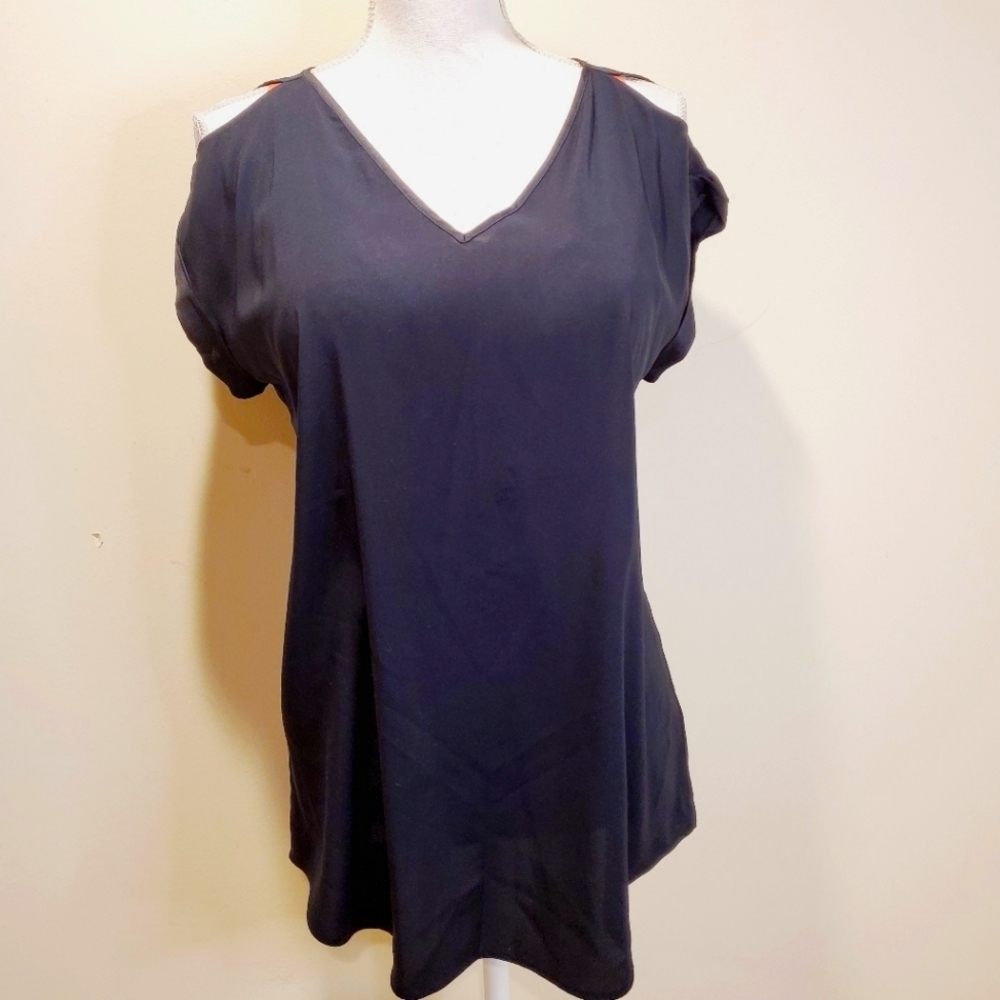 Express black V Neck Cold Shoulder Semi-formal  blouse size M